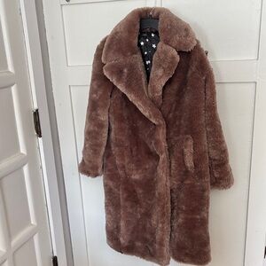 NWOT Long Lulu’s Faux Fur Coat